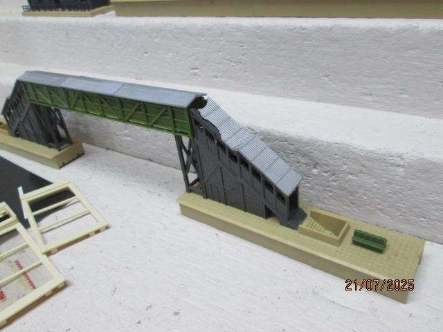 HO / OO SCALE - ENTRY LEVEL RAILWAY ACCESSORIES