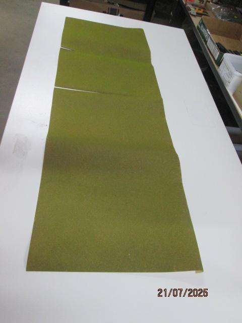 HO SCALE - LARGE PIECE GREEN SCENERY MATERIAL