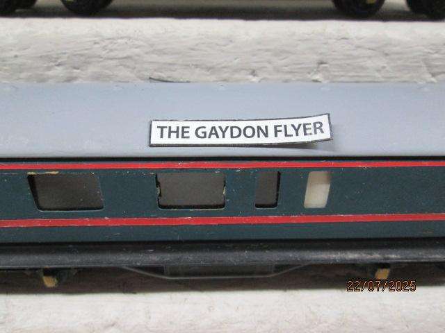 HO / OO SCALE - TTR - PASSENGER COACHES - THE GAYDON FLYER -  X3
