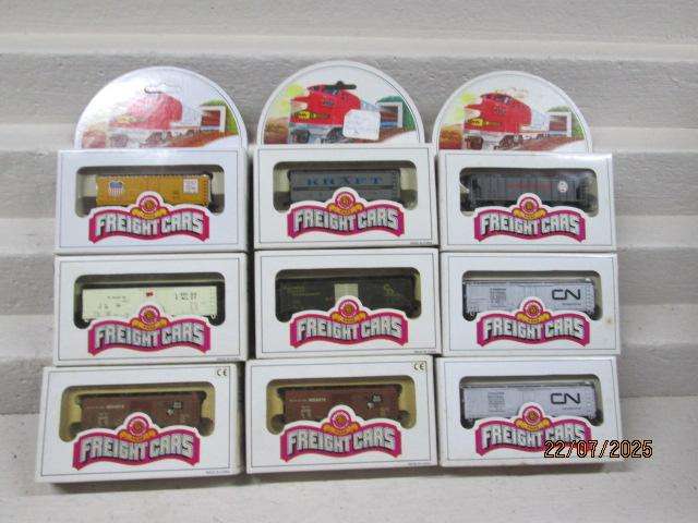 N SCALE - BACHMANN - VARIOUS GOODS WAGONS - X9 - BOXED