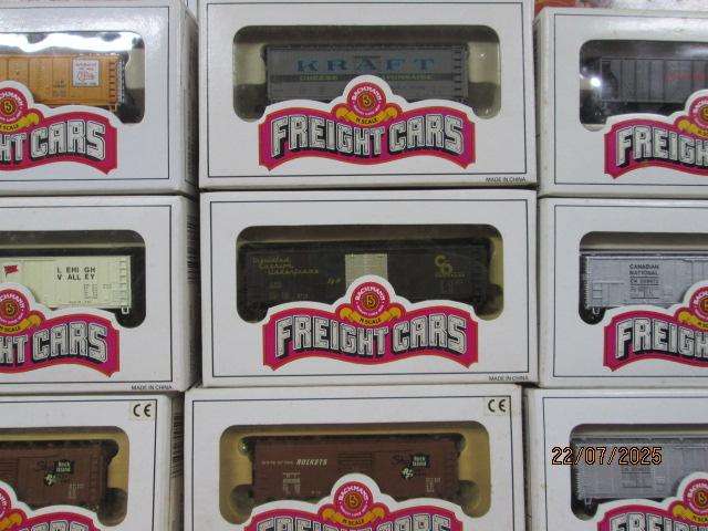 N SCALE - BACHMANN - VARIOUS GOODS WAGONS - X9 - BOXED