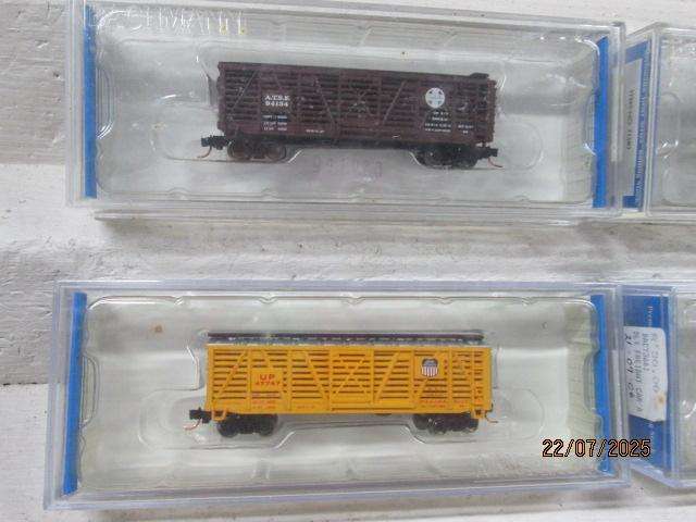 N SCALE - BACHMANN - 40 FOOT STOCK CARS - X4 - BOXED