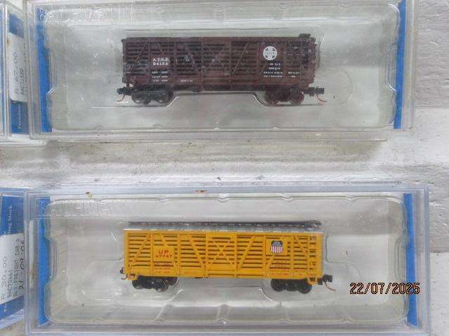 N SCALE - BACHMANN - 40 FOOT STOCK CARS - X4 - BOXED