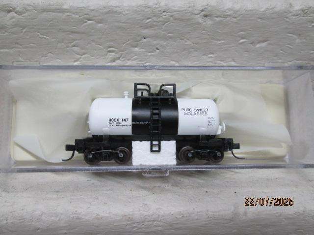 N SCALE - ATLAS - VARIOUS TANKERS - X3 - BOXED