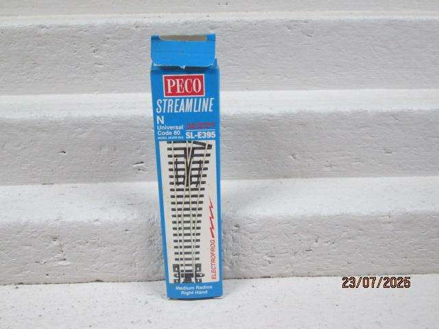 N SCALE - PECO - MEDIUM RADIUS RIGHT HAND - POINT -  SL-E395 - BOXED