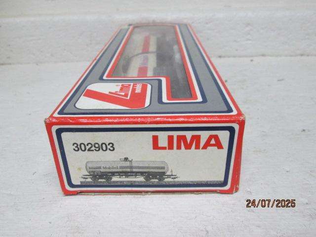 HO SCALE - LIMA - MOBIL OIL TANKER - BOXED