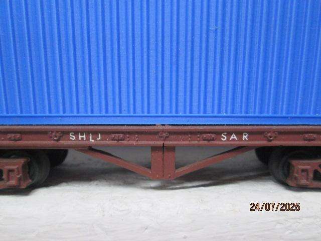 HO SCALE - SAR - FLAT CAR WITH CONTAINER LOAD