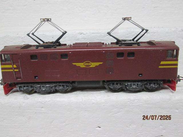 HO SCALE - LIMA - SAR - BROWN 5E ELECTRIC LOCOMOTIVE