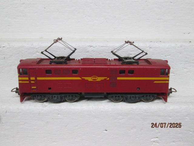 HO SCALE - LIMA - SAR - RED 5E ELECTRIC LOCOMOTIVE