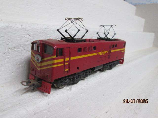 HO SCALE - LIMA - SAR - RED 5E ELECTRIC LOCOMOTIVE