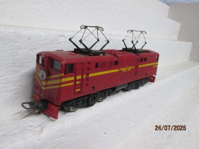 HO SCALE - LIMA - SAR - RED 5E ELECTRIC LOCOMOTIVE