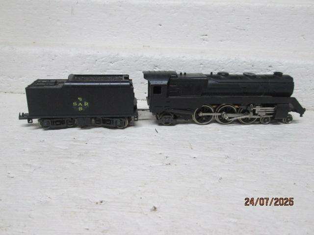 HO SCALE - LIMA - SAR - 4-6-2 STEAM LOCOMOTIVE - BOXED