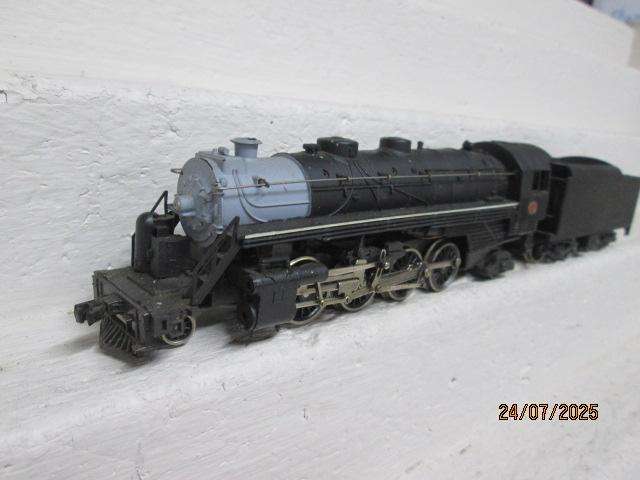 HO SCALE - LIMA - SAR - 2-8-2 STEAM LOCOMOTIVE