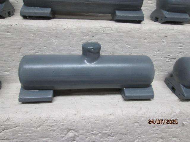 HO SCALE - 3D PRINTED TANKER WAGONS - X6 + OIL DEPOT