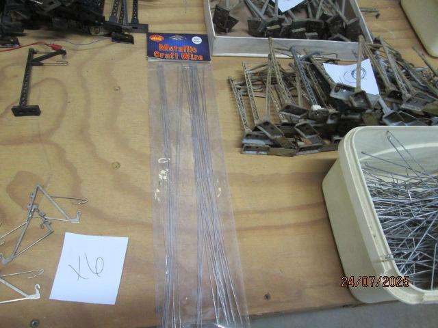 HO SCALE - LARGE AMOUNT OF OVERHEAD AND MAST POLES