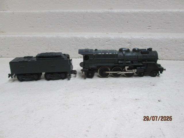 HO SCALE - JOUEF - 4-6-2 DARK GREEN STEAM LOCOMOTIVE