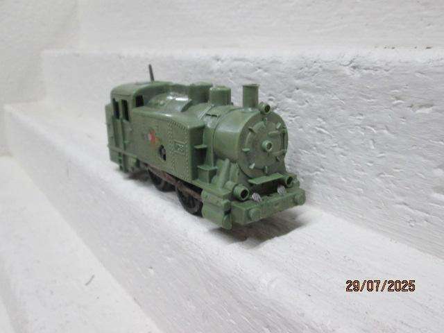 HO SCALE - JOUEF - WIND UP STEAM LOCOMOTIVE