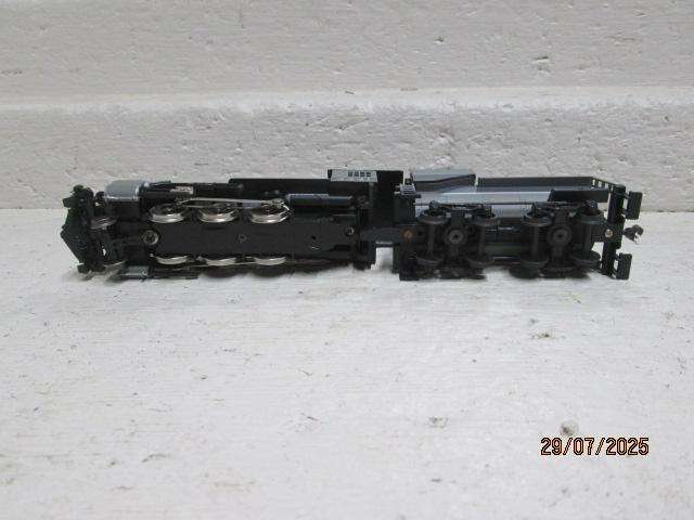 HO SCALE - BACHMANN - GREY 2-6-0 UNION PACIFIC STEAM LOCOMOTIVE