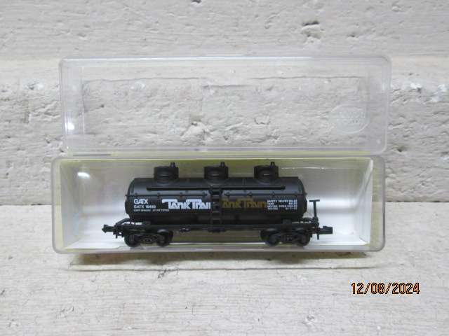 N SCALE - MODEL POWER - 3-DOME TANK CAR WAGON - BOXED
