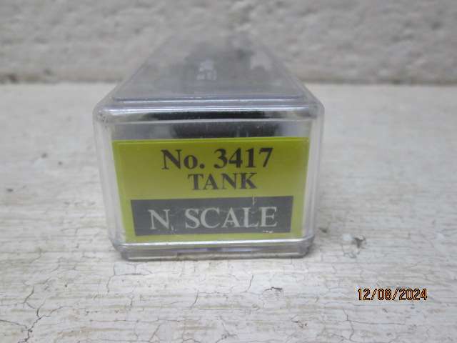 N SCALE - MODEL POWER - 3-DOME TANK CAR WAGON - BOXED