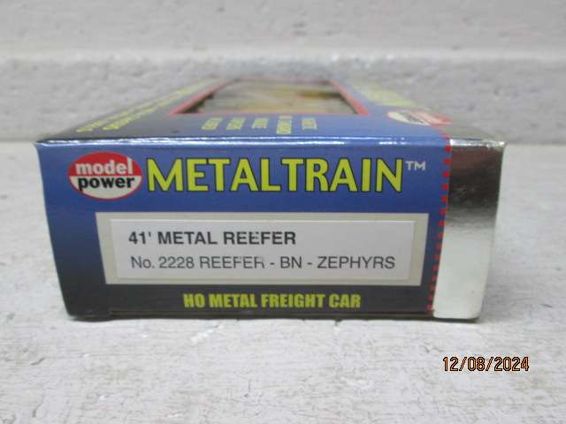 HO SCALE - MODEL POWER - METALTRAIN - 41FOOT BURLINGTON REEFER WAGON - BOXED