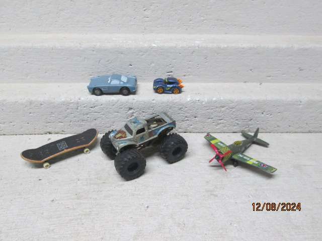 DIE CAST - VARIOUS MODELS - X5