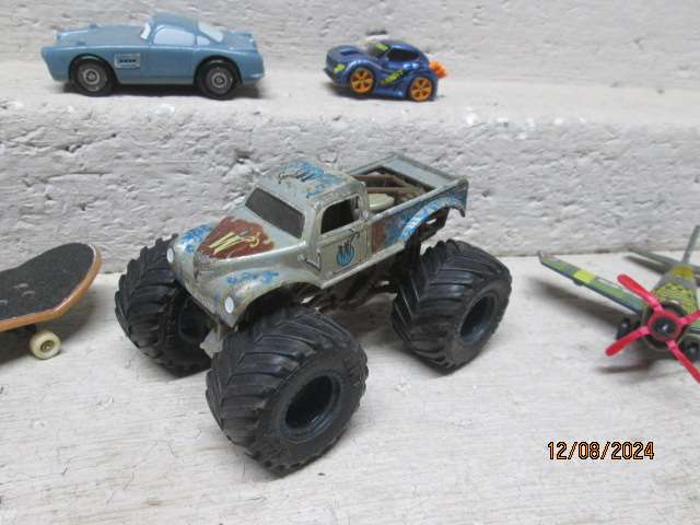 DIE CAST - VARIOUS MODELS - X5
