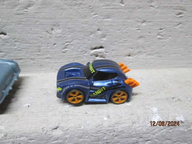 DIE CAST - VARIOUS MODELS - X5