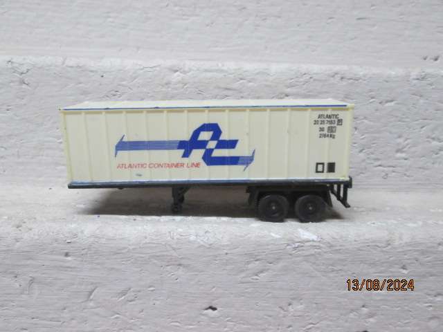 HO SCALE - LIMA - CONTAINER ROAD TRAILER