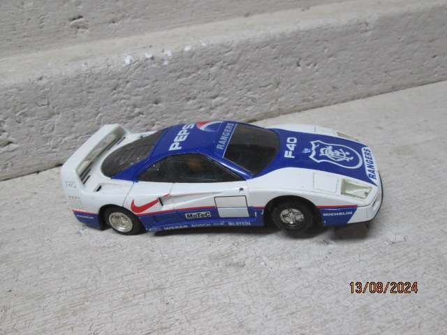 1:32 SCALE - HORNBY HOBBIES - FERRARI F40 PEPSI SLOT CAR