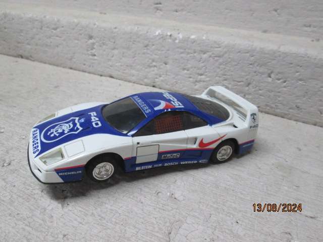 1:32 SCALE - HORNBY HOBBIES - FERRARI F40 PEPSI SLOT CAR