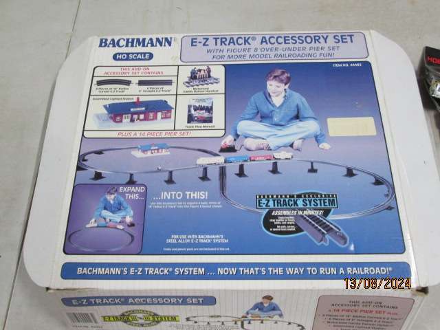 HO SCALE - BACHMANN - EZ TRACK SUPPORTS - X14 - BOXED