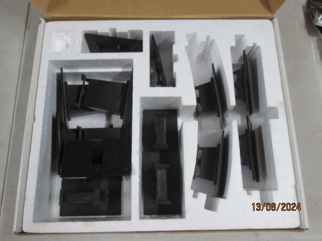 HO SCALE - BACHMANN - EZ TRACK SUPPORTS - X14 - BOXED