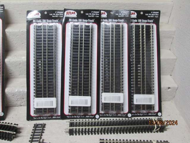HO / OO SCALE - ATLAS TRACK - LARGE AMOUNT - X73 PIECES