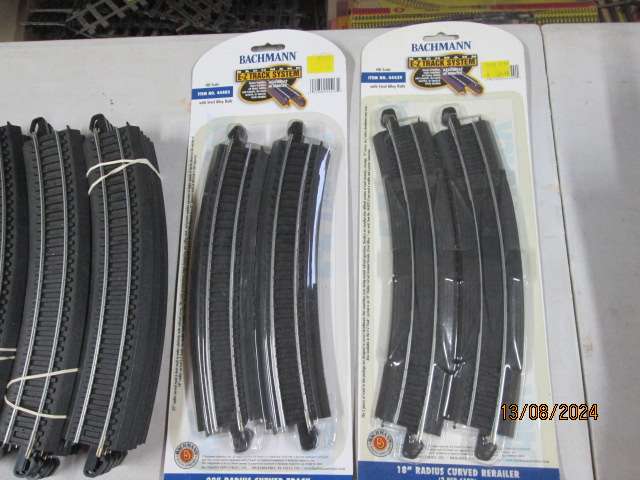 HO / OO SCALE - BACHMANN - BLACK EZ TRACK - LARGE AMOUNT - X96 PIECES