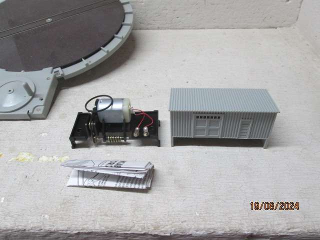 HO / OO SCALE - ATLAS - TURNTABLE + ELECTRIC MOTOR