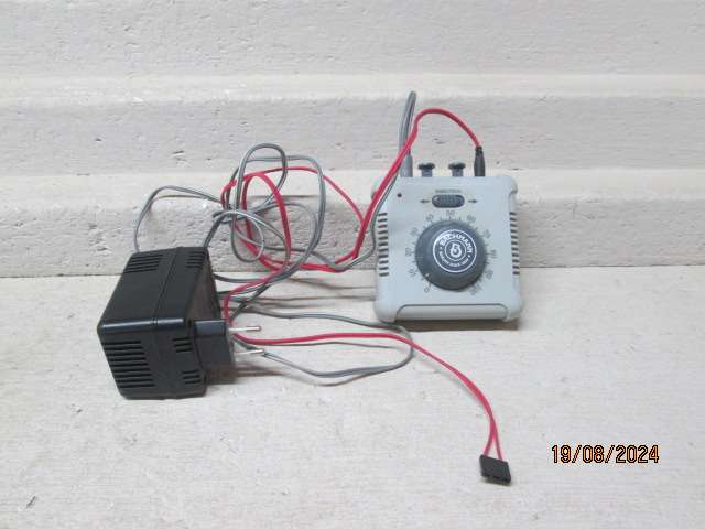 HO / OO SCALE - BACHMANN - TRANSFORMER + CONTROLLER