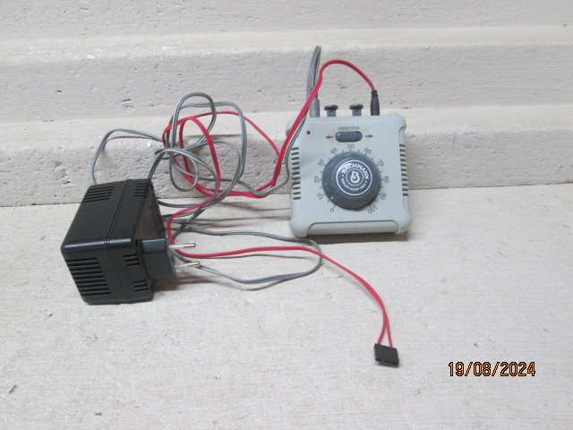 HO / OO SCALE - BACHMANN - TRANSFORMER + CONTROLLER