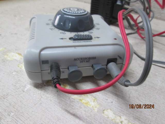 HO / OO SCALE - BACHMANN - TRANSFORMER + CONTROLLER