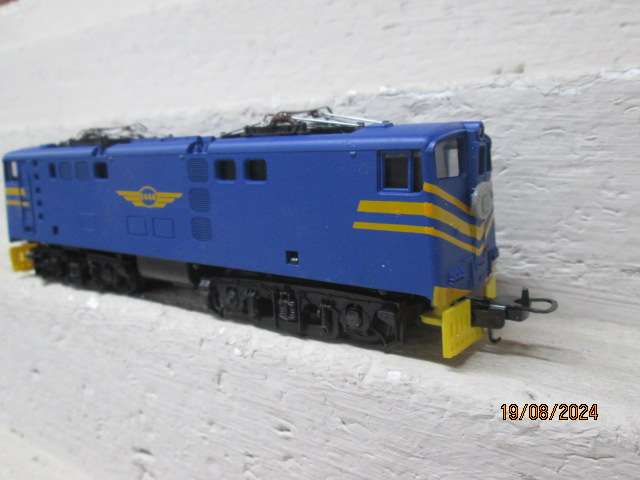 HO SCALE - LIMA - SAR - BLUE 5E ELECTRIC LOCOMOTIVE - BOXED