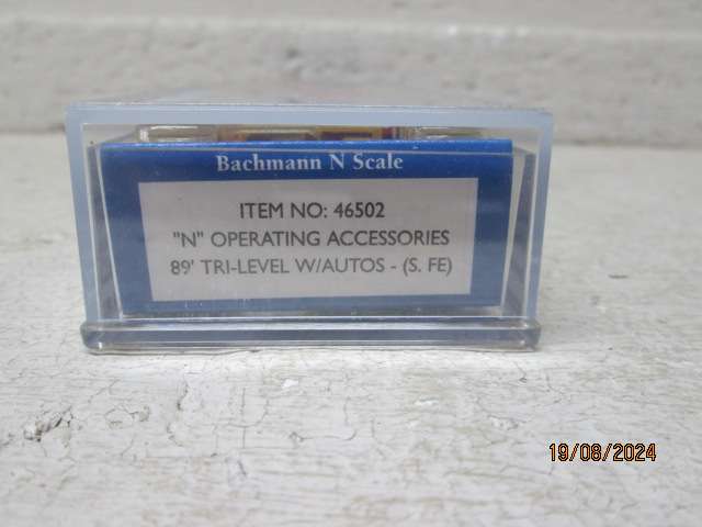 N SCALE - BACHMANN - SANTE FE 89 FOOT TRI-LEVEL CAR CARRIER - BOXED