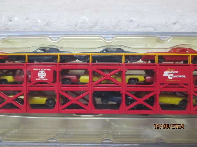 N SCALE - BACHMANN - SANTE FE 89 FOOT TRI-LEVEL CAR CARRIER - BOXED