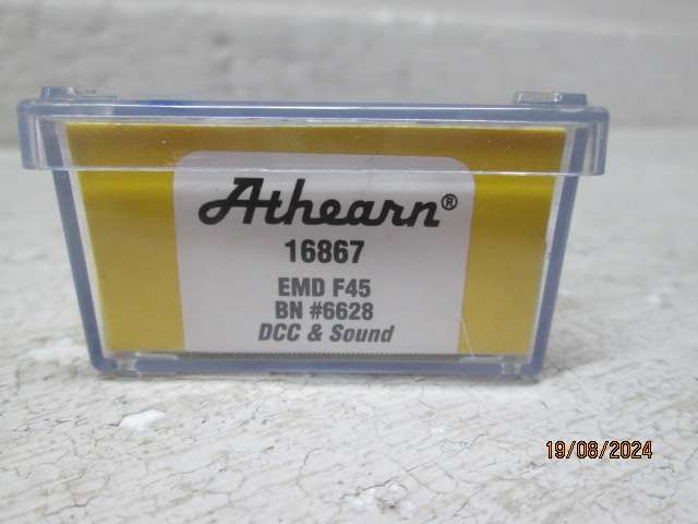 N SCALE - ATHEARN - EMD F45 BURLINGTON DIESEL LOCOMOTIVE- BOXED - DCC SOUND