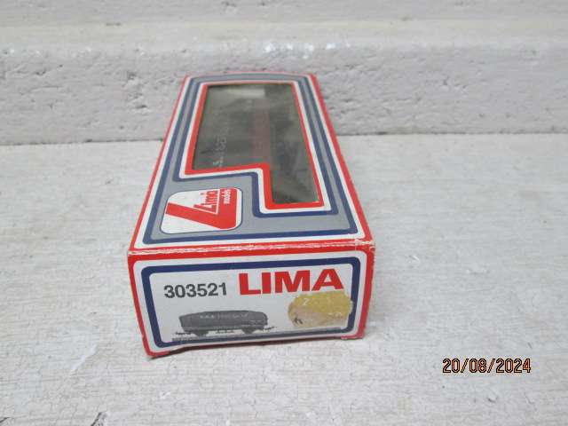 HO SCALE - LIMA - SAR - ES WAGON  WITH TARP - BOXED