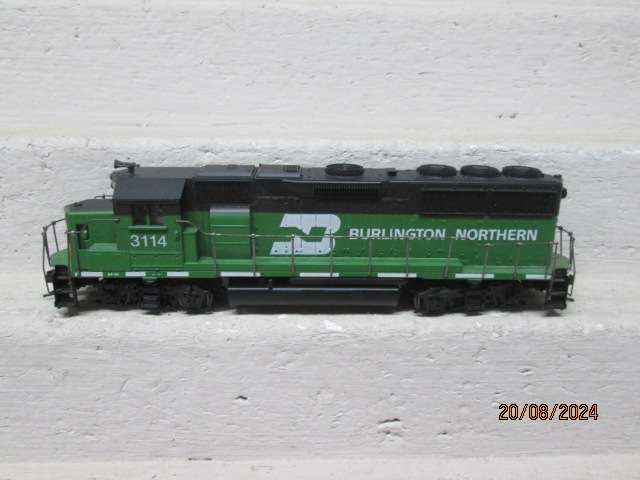 HO SCALE - ATHEARN - BURLINGTON NORTHERN DIESEL LOCOMOTIVE