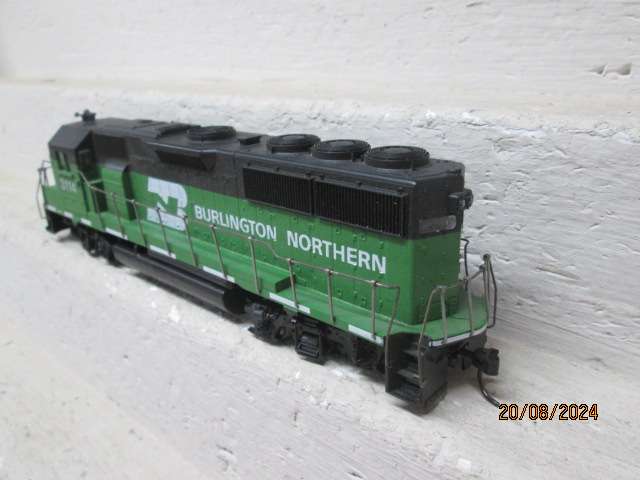HO SCALE - ATHEARN - BURLINGTON NORTHERN DIESEL LOCOMOTIVE