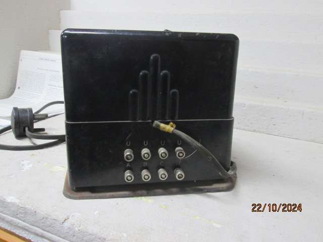 O SCALE - LIONEL - 150WATT TRANFORMER / CONTROLLER