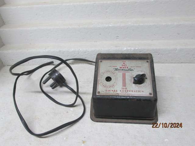 O SCALE - LIONEL - 90WATT TRANFORMER / CONTROLLER