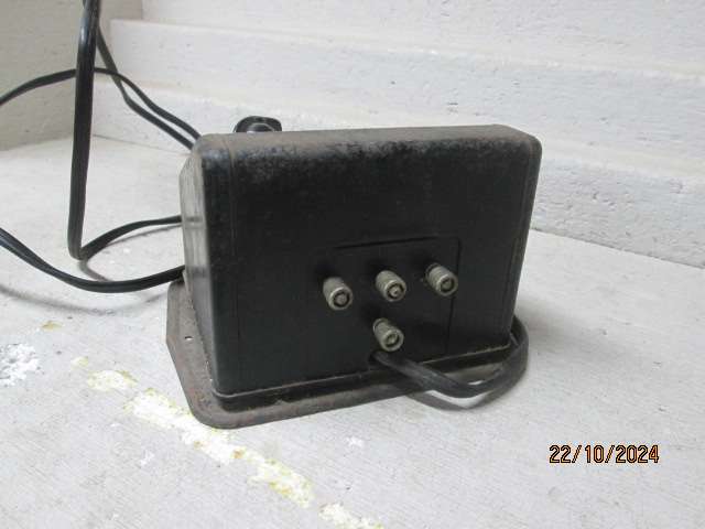 O SCALE - LIONEL - 90WATT TRANFORMER / CONTROLLER