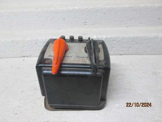 O SCALE - LIONEL - 75WATT TRANFORMER / CONTROLLER